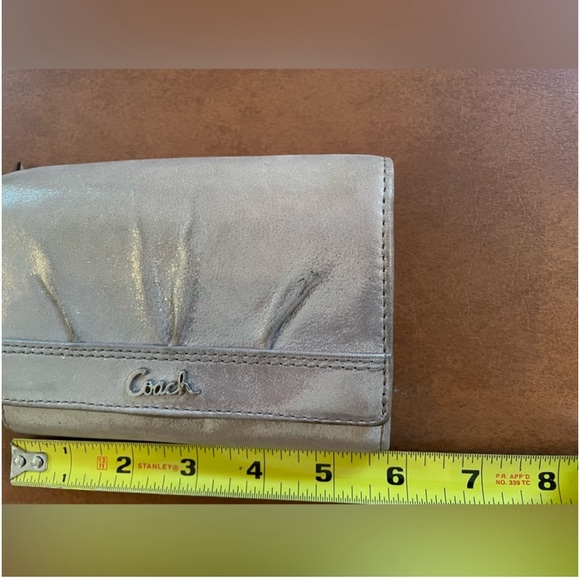Coach sparkly leather wallet. - Picture 10 of 12